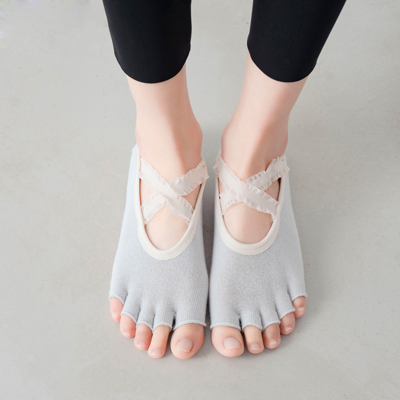 ห้านิ้วถุงเท้าโยคะลูกไม้ Cross - Grip Sock Yoga บทวิจารณ์และราคา